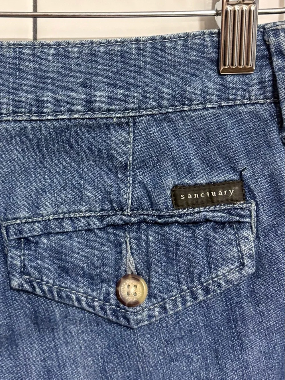 Anthrolologie Sanctuary Mid-Rise Classic Denim Shorts in Blue 30 - Picture 2 of 4